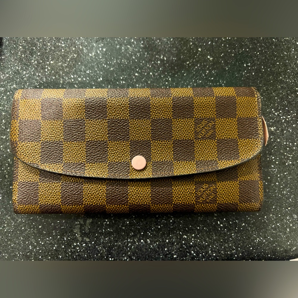 Louis Vuitton -Emillie Wallet,Damier Ebene.